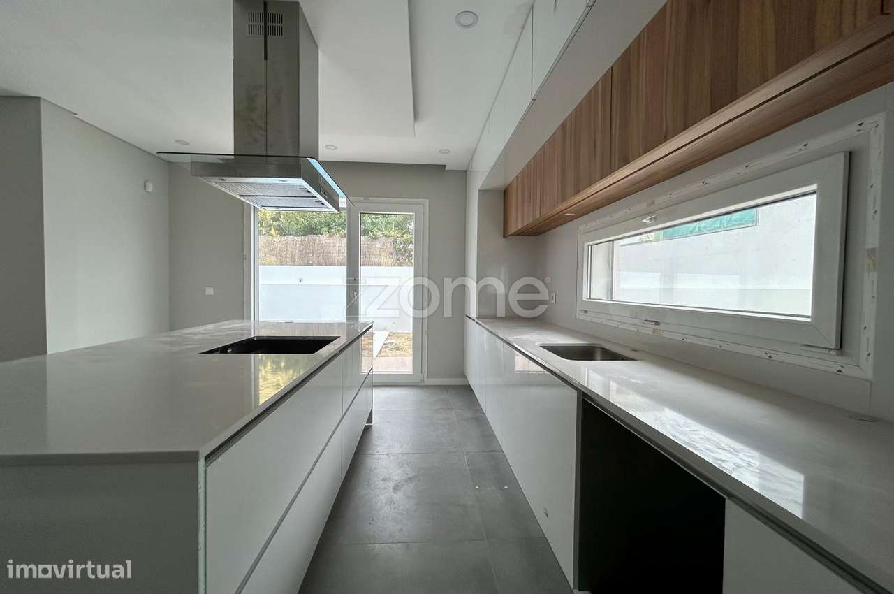 Moradia térrea T4 em Azeitão - Grande imagem: 4/32