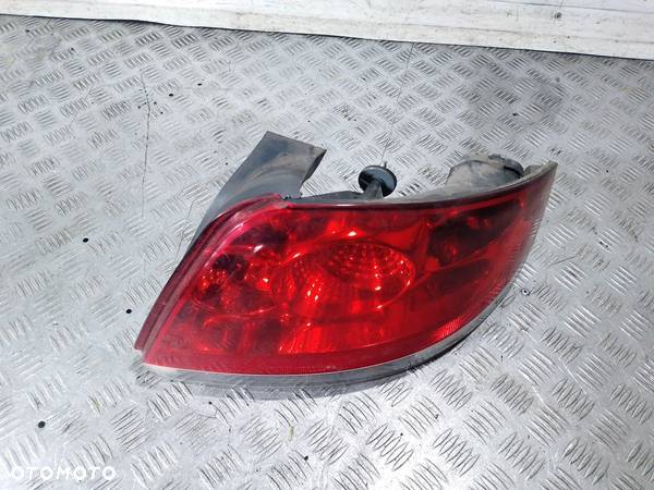 LAMPA TYLNA PRAWA FIAT LINEA SEDAN - 5