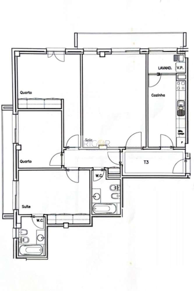 Apartamento T3 no último piso com 2 frentes de orientação na Cidade da-21
