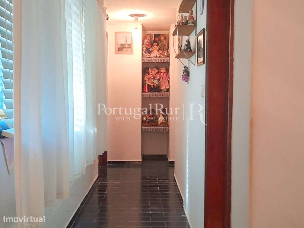 Moradia T4 com terraço em zona residencial de Évora-7