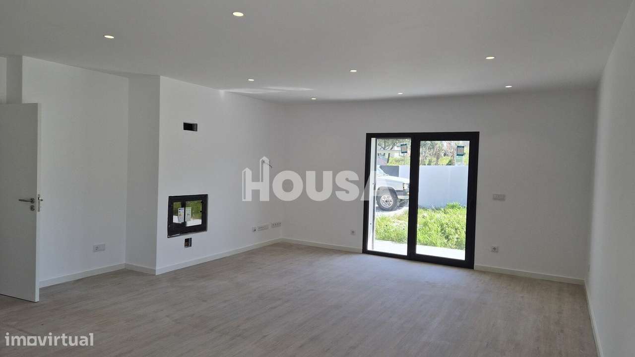 Moradia T3 Térrea Geminada – NOVA-33