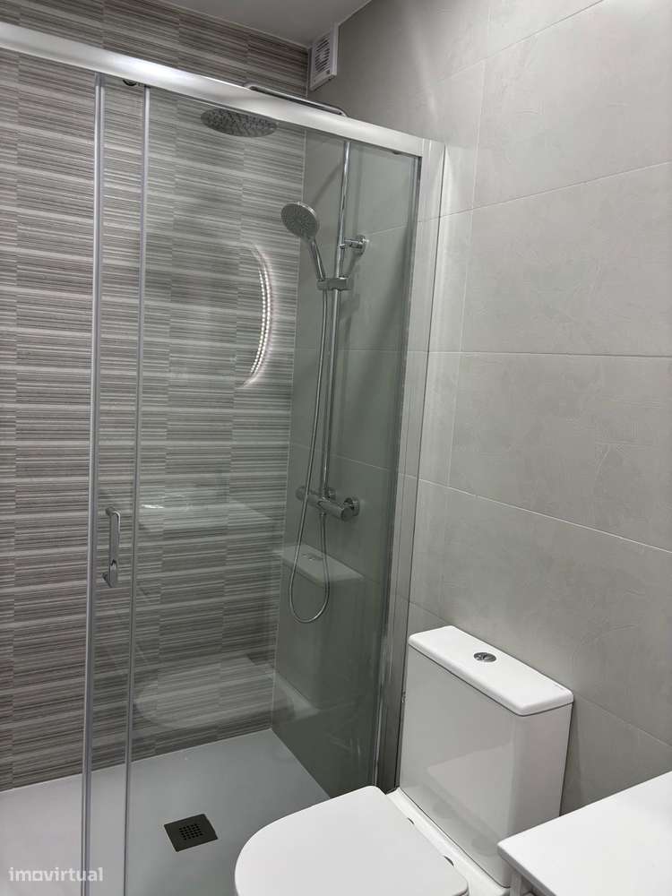 Apartamento T2 Totalmente Renovado com Pequeno Quintal - Bonfim-17