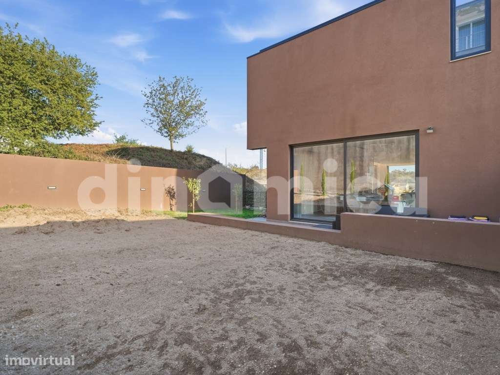 Moradia T3 Como Nova - Pronta a habitar!-32