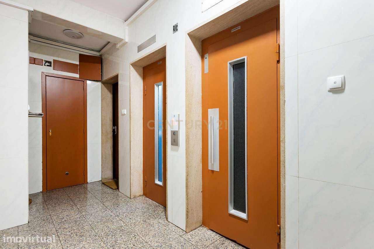 Apartamento T4 Remodelado Corroios-30