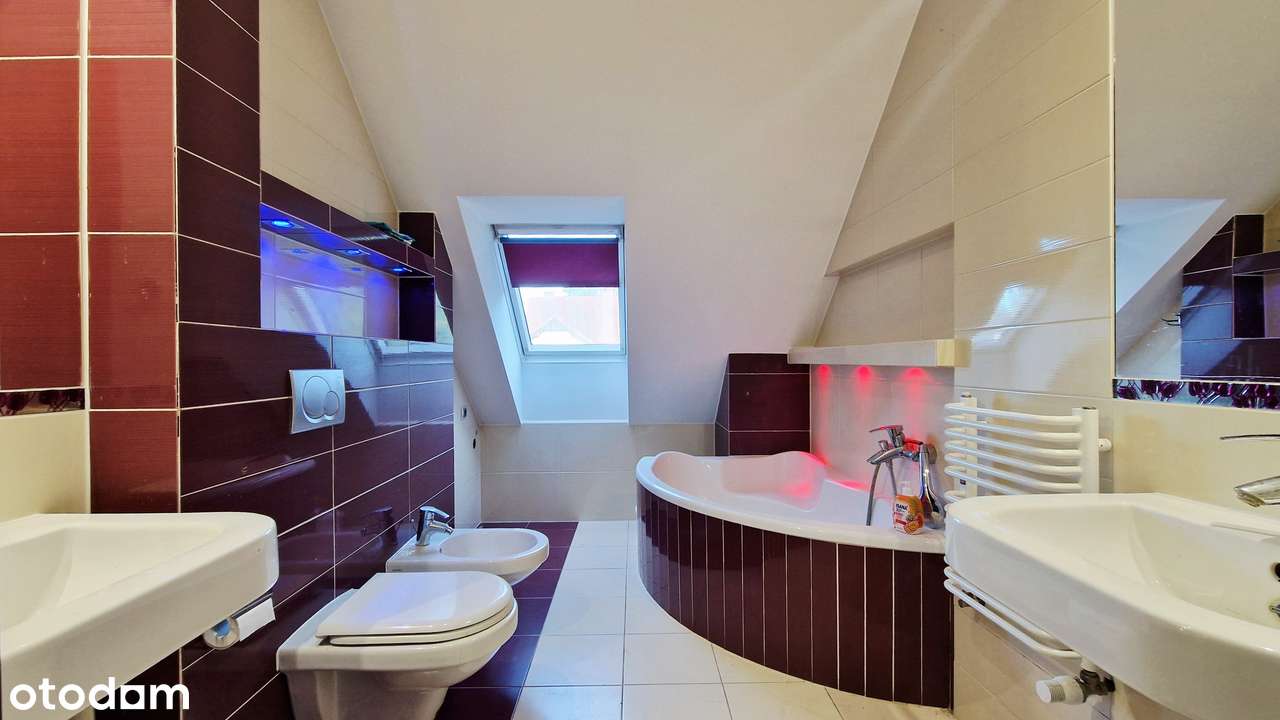 Nowoczesny dom, w mieście pod lasem, 6 pokoi, dwustanowiskowy garaż-12