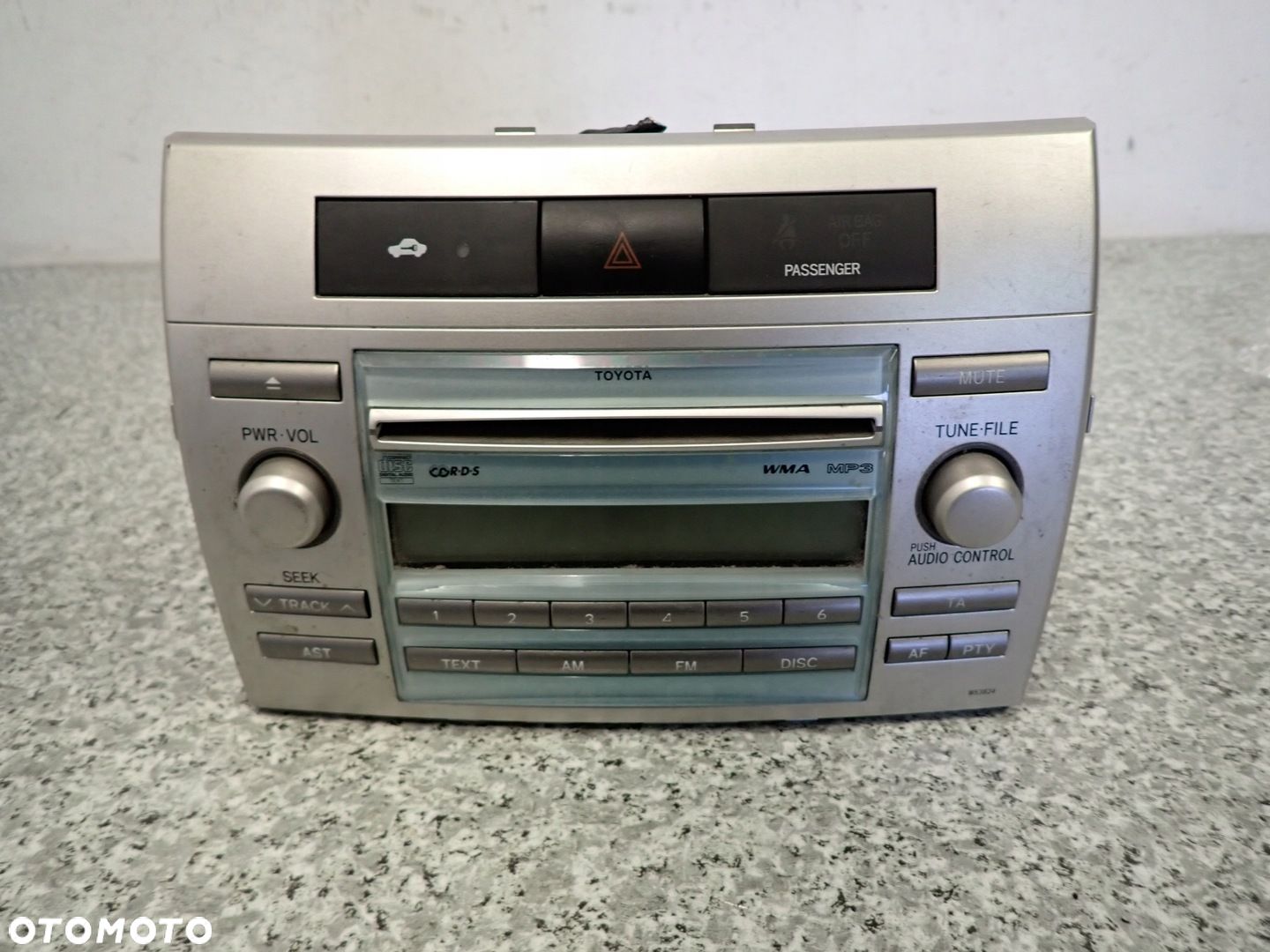 TOYOTA COROLLA VERSO 04-08 RADIO - 1