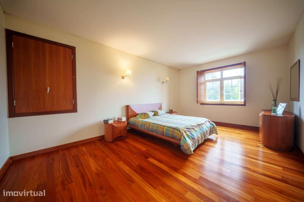 Moradia T5 - Tomar, inserida num amplo terreno de 15.560 m²-15