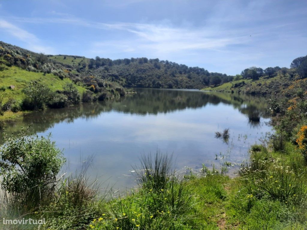 Terreno com Ruína e amplas vistas - Castro Marim