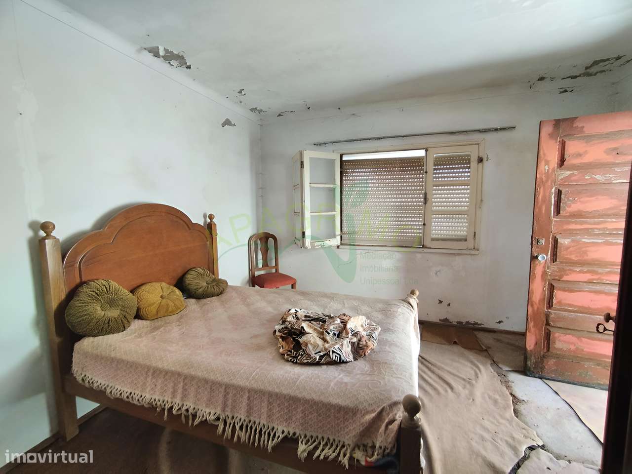 Moradia para restauro em Penela da Beira-13