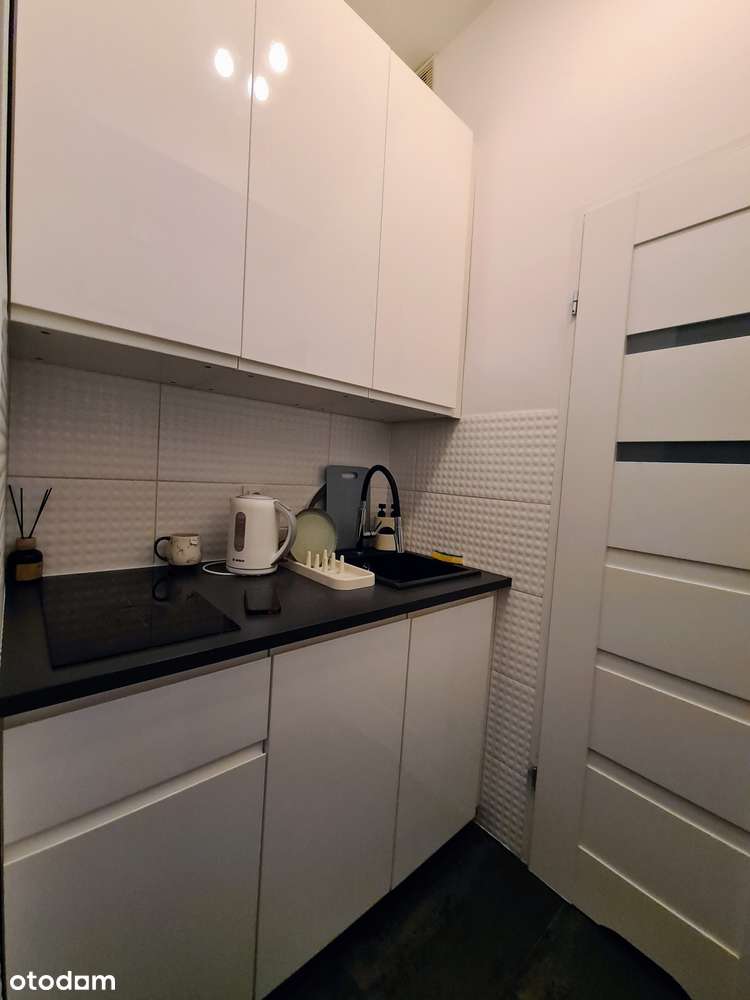 Okazja! Cicha i jasna kawalerka z balkonem!-7