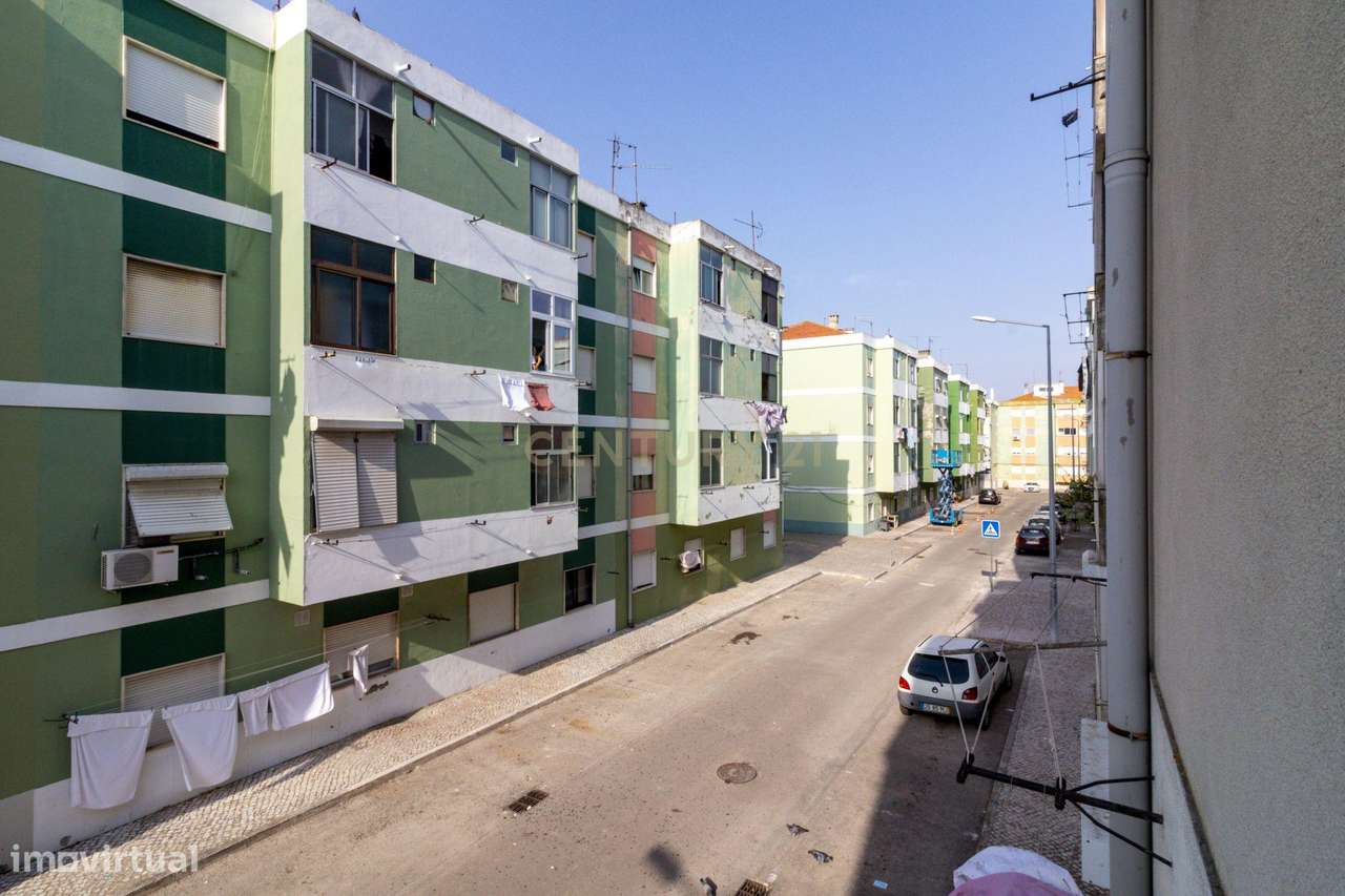 A sua primeira casa pode começar aqui Apartamento T2 Baixa Banheira-10