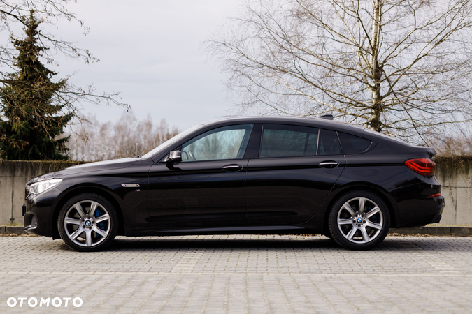 BMW 5GT 550i xDrive Gran Turismo - 24