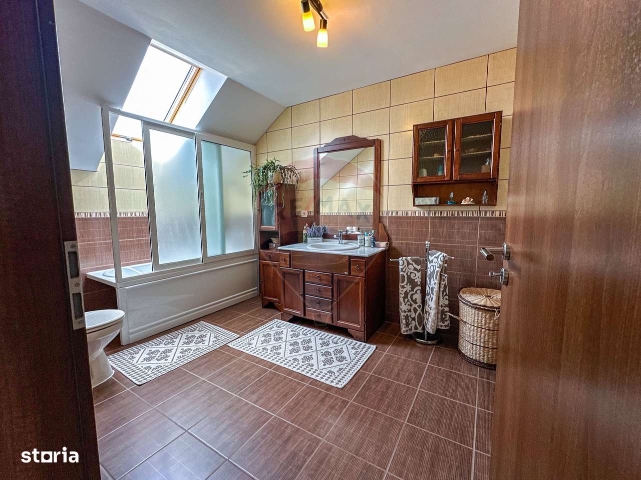 Vila de vanzare pe Str.Strugurilor/Terezian-11