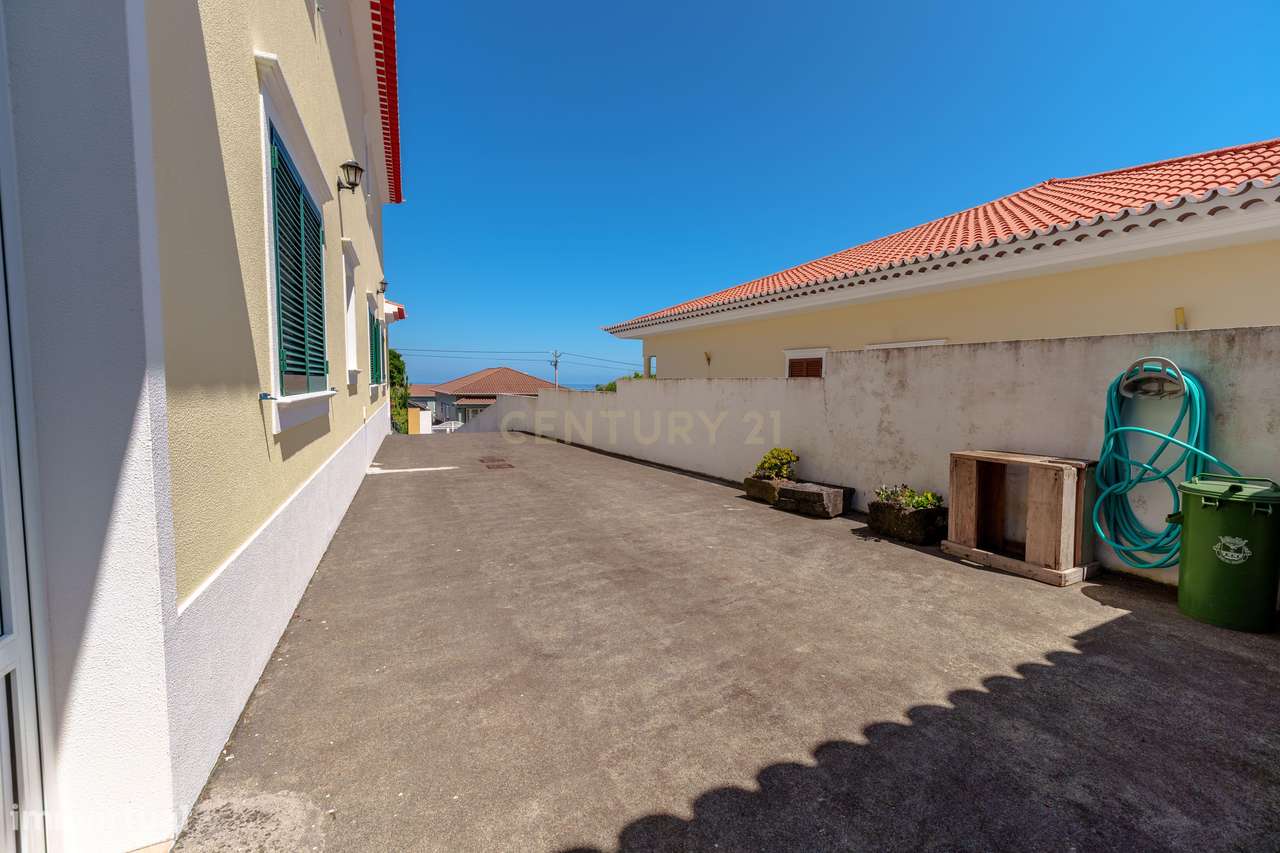 Moradia T4 com 2.971 m² de Terreno e Vista Panorâmica-49