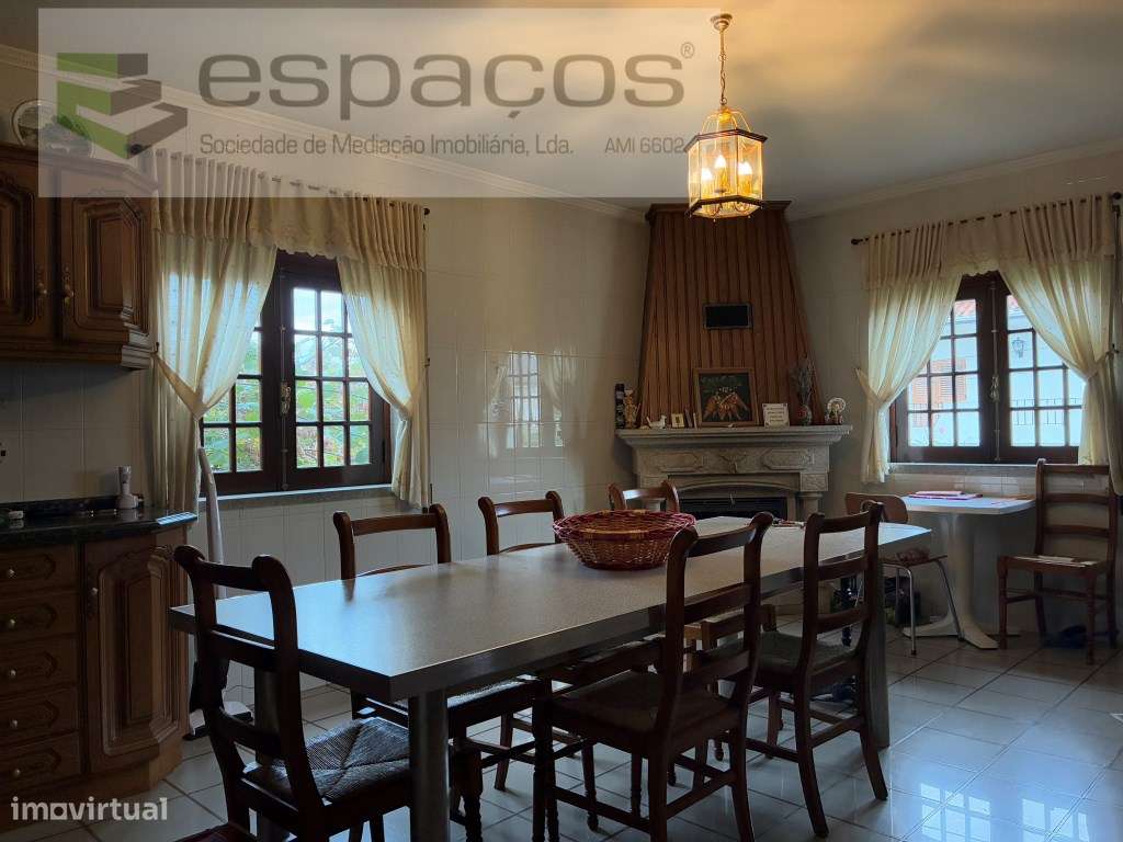 Moradia V4 em Valverde - Grande imagem: 5/52