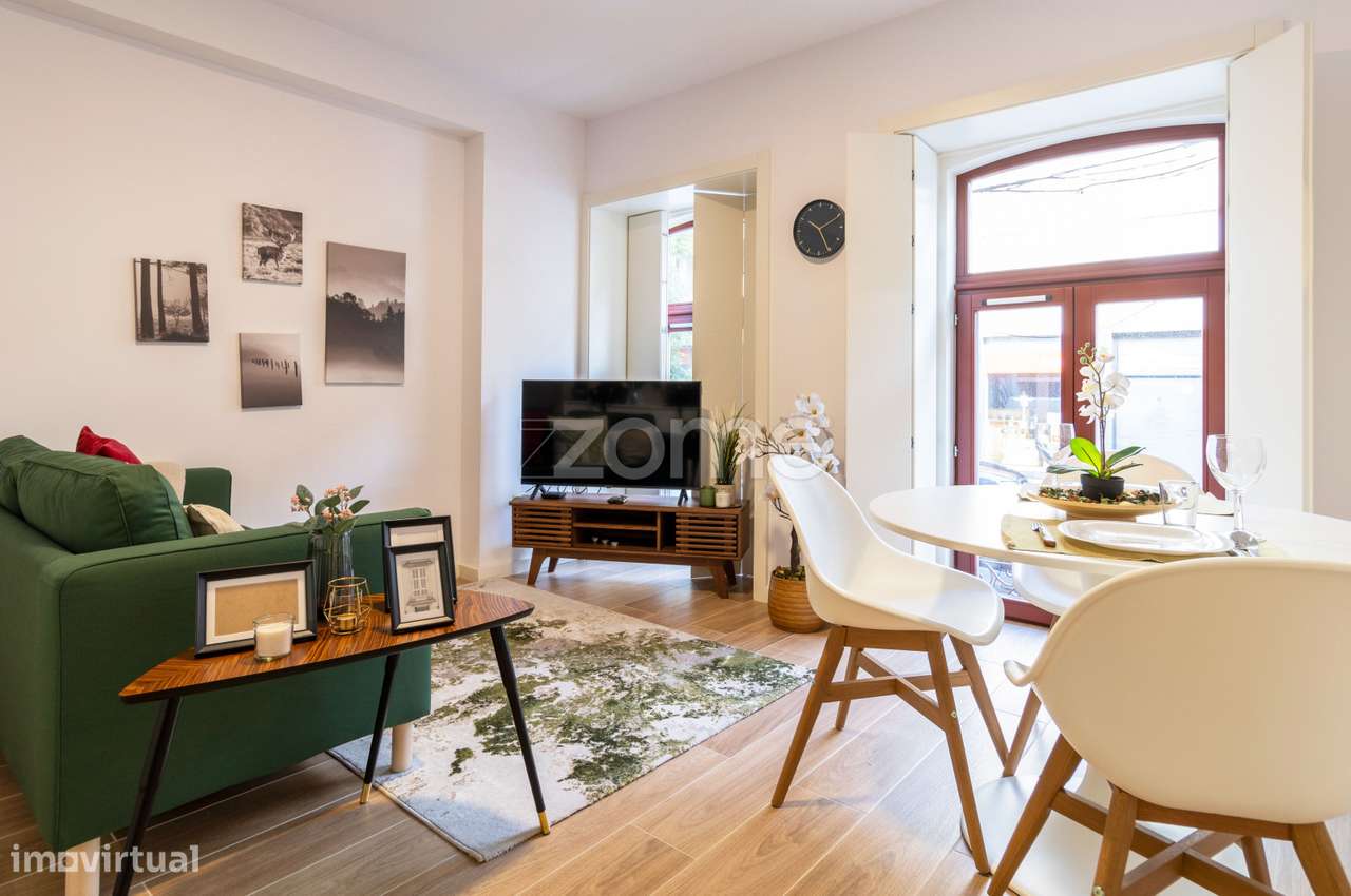Apartamento T1 Duplex com 62m2 na Rua Duque de Saldanha, Porto. - Grande imagem: 2/25