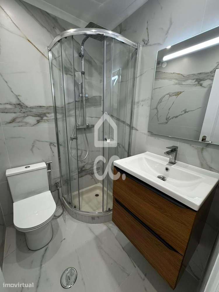 Apartamento T3 com Varanda e Arrecadação em Feijó-20