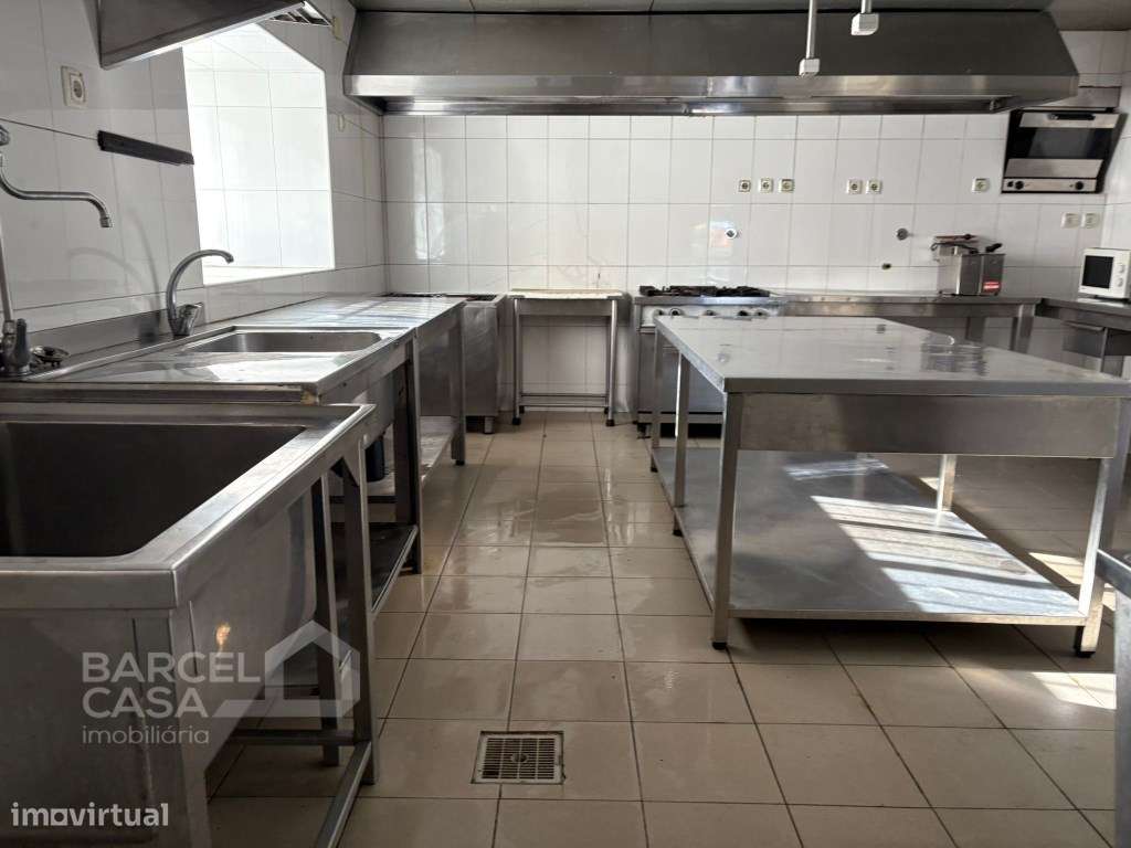 Moradia T3 com comércio nas Carvalhas - Barcelos - Grande imagem: 5/17