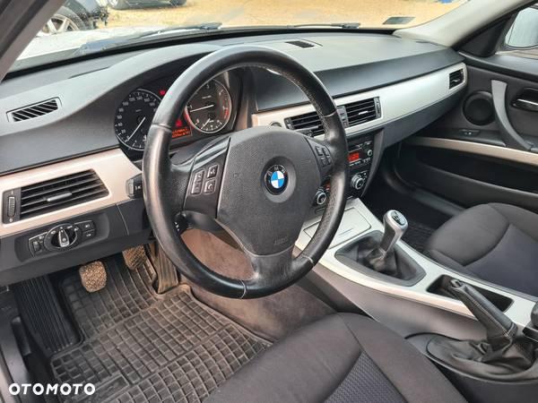 BMW Seria 3 320d - 13