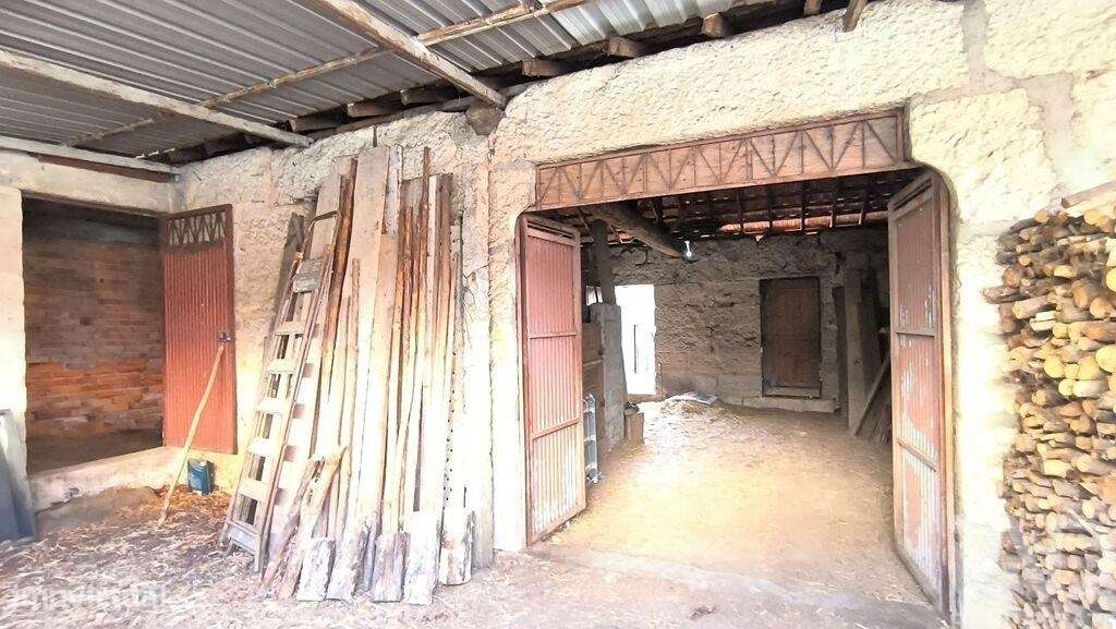 Armazém em Orgens de 110,00 m2 - Grande imagem: 3/27