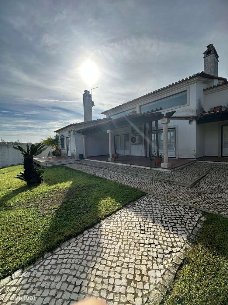 Vivenda R C 1 Andar Em Frade De Cima Alpiarca