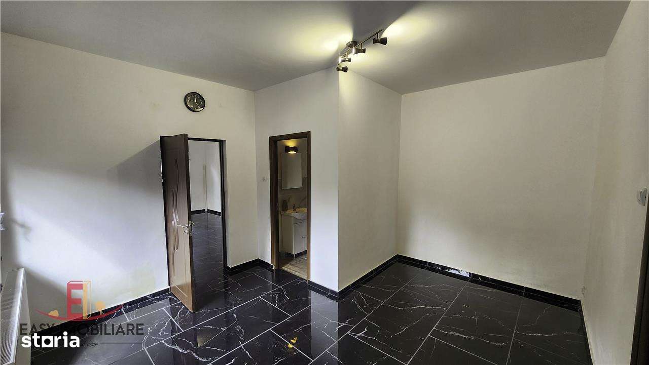 Spatiu comercial sau birou, 2 zone de acces, la casa, zona Centrala. - Imagine principală: 3/9