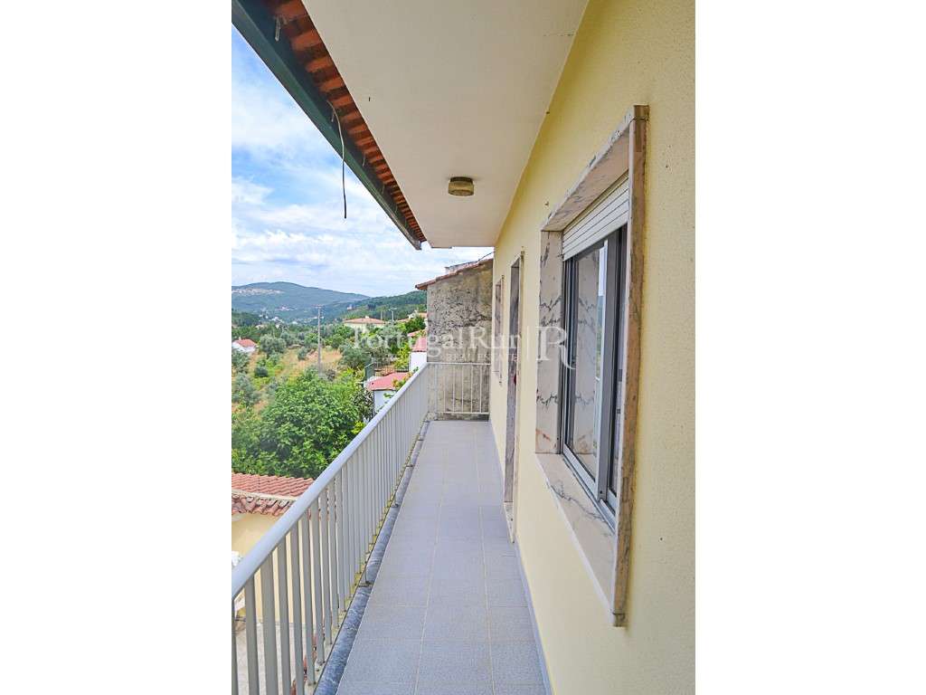 Moradia T4 Remodelada em Proença-a-Nova perto de praia Fluvial - Grande imagem: 4/41