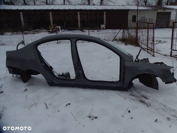 Podłużnica prawy przód VW Passat B6 2005-2010 K.L LA7T - 1