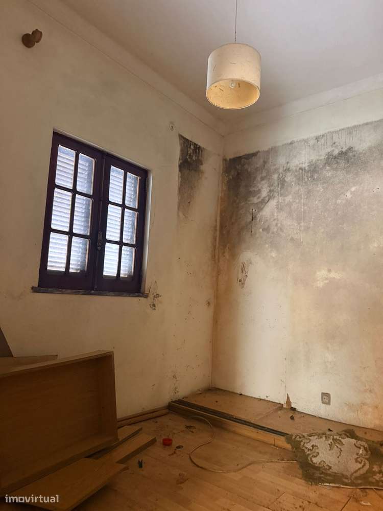 Moradia para Remodelação em Campolide – Investimento-7