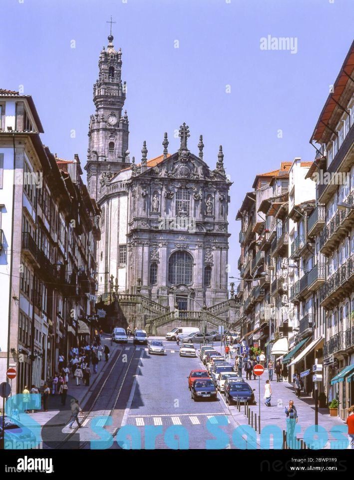 Prédio Comercial com 3 pisos baixa do Porto