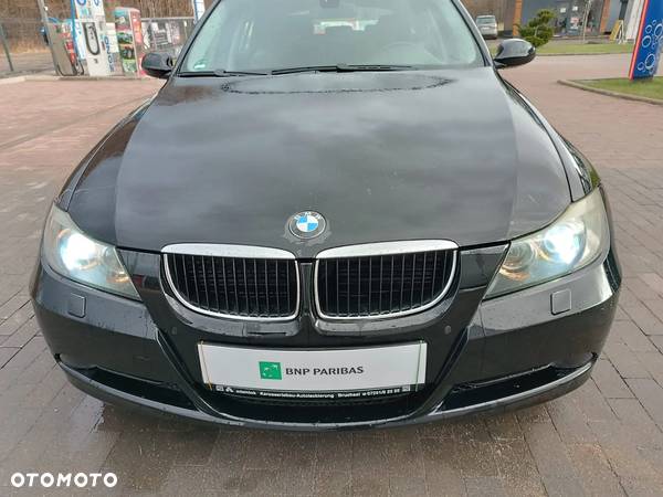 BMW Seria 3 320d DPF Touring - 4