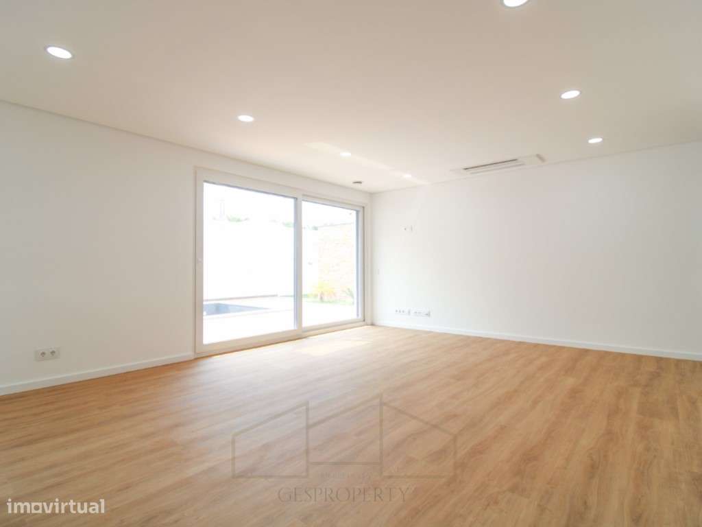 Moradia Isolada T4 - inserida em lote 420m2 - Aldeias de Irmaos - A...-16