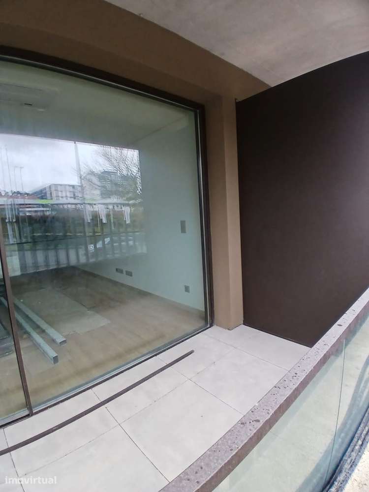 T1 Novo com garagem, varanda e ar condicionado-3