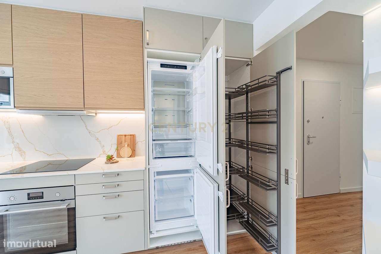 Apartamento T2 Fogueteiro com Logradouro-11