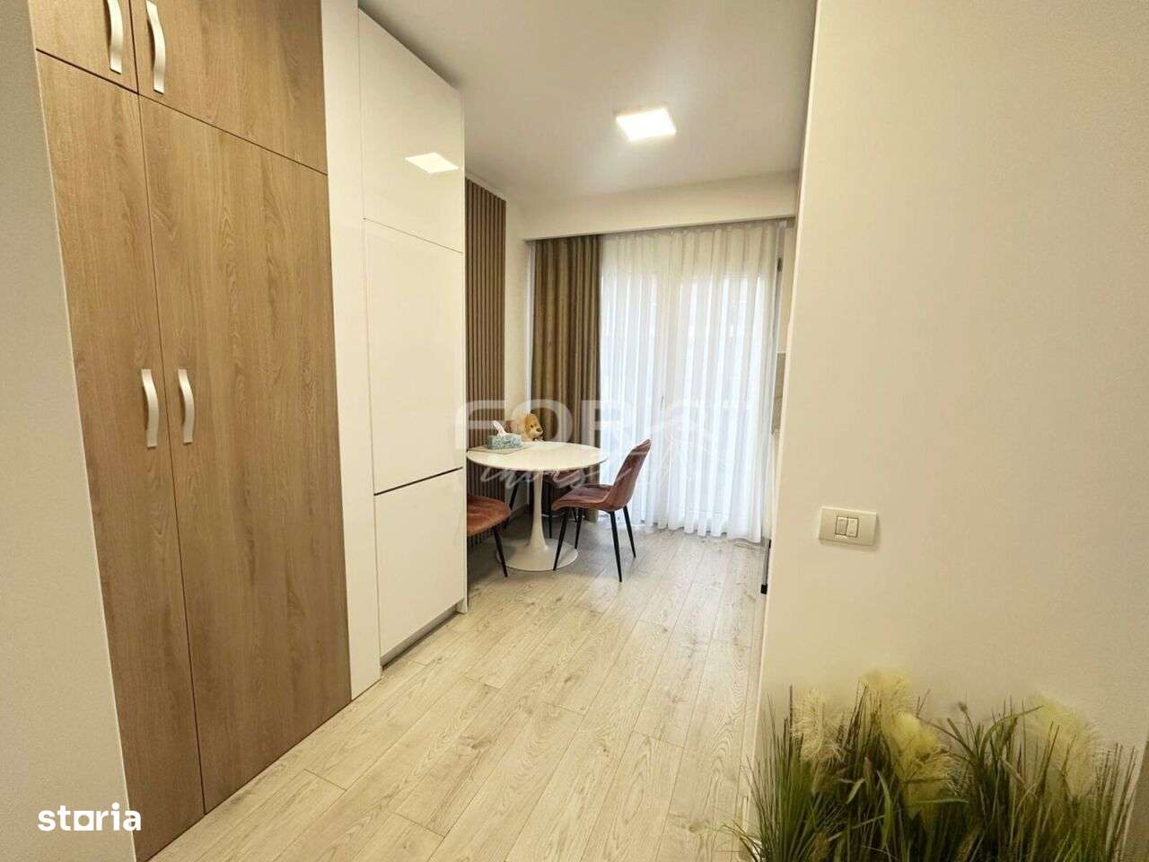 Apartament lux tip studio, cu parcare, de inchiriat West Residence - Imagine principală: 4/16