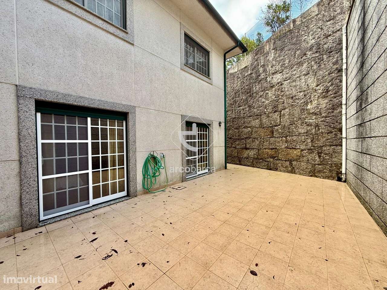 Moradia T4 com piscina - Arcos de Valdevez-8