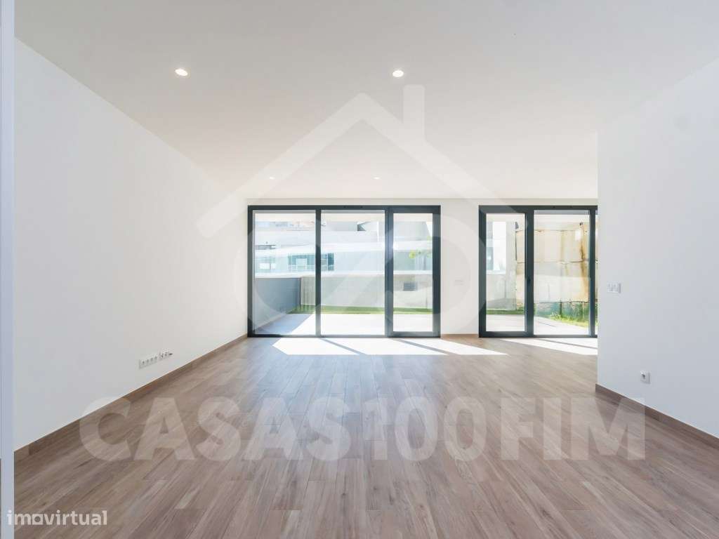 Apartamento T3 em Condomínio Fechado com Piscina-2