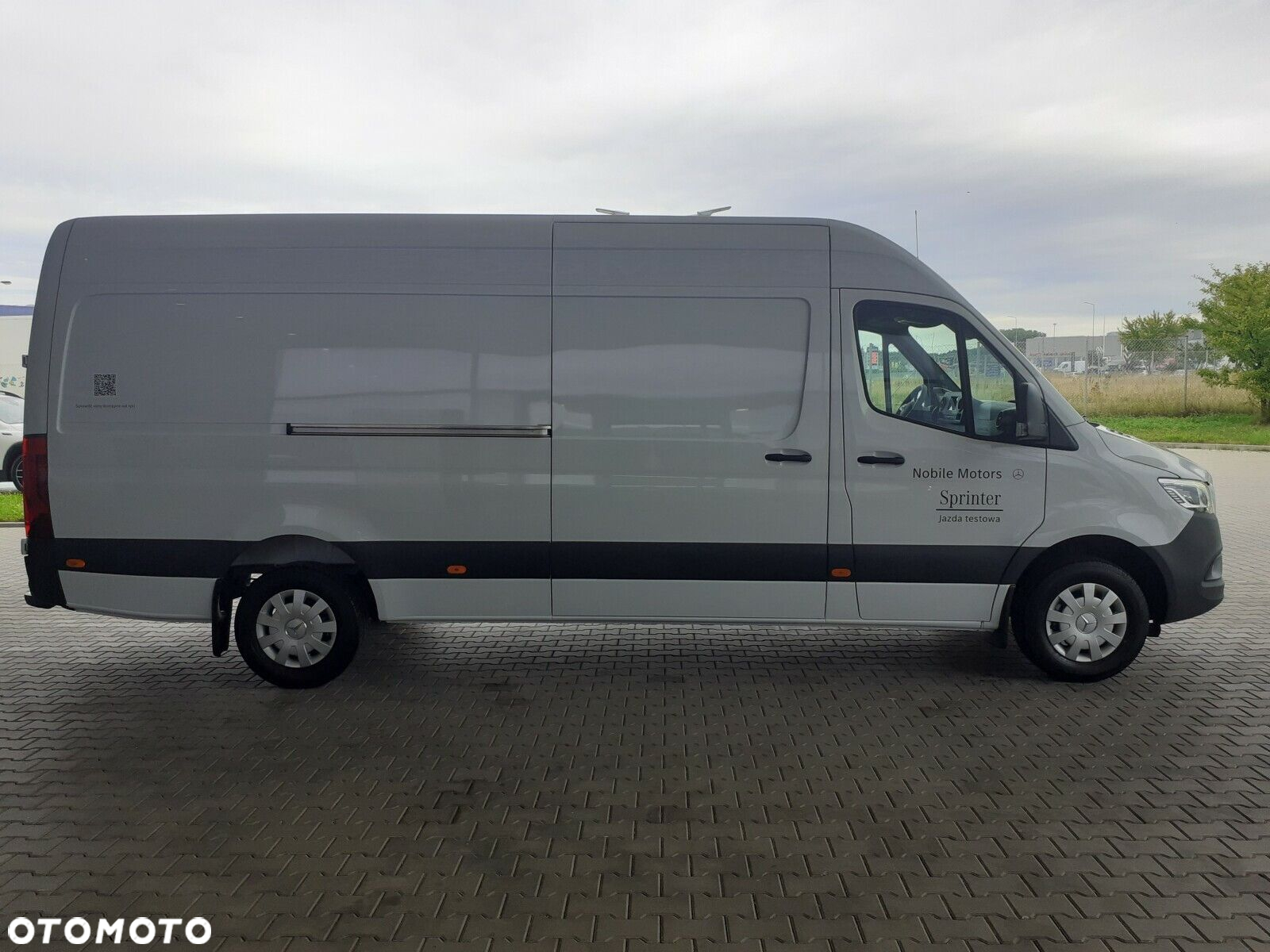 Mercedes-Benz Sprinter 317 CDI z wysokim dachem 4325 mm - 4