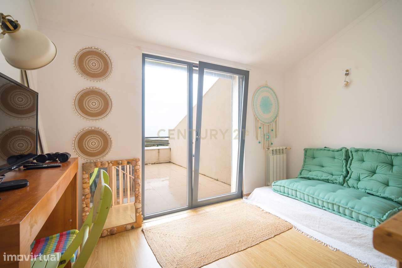 Onde o Mar é Vizinho: Moradia T2+1 com Vista Panorâmica-17