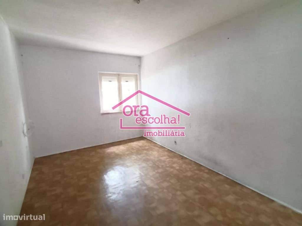 Apartamento T3 em Remodelação Total no Laranjeiro!-2