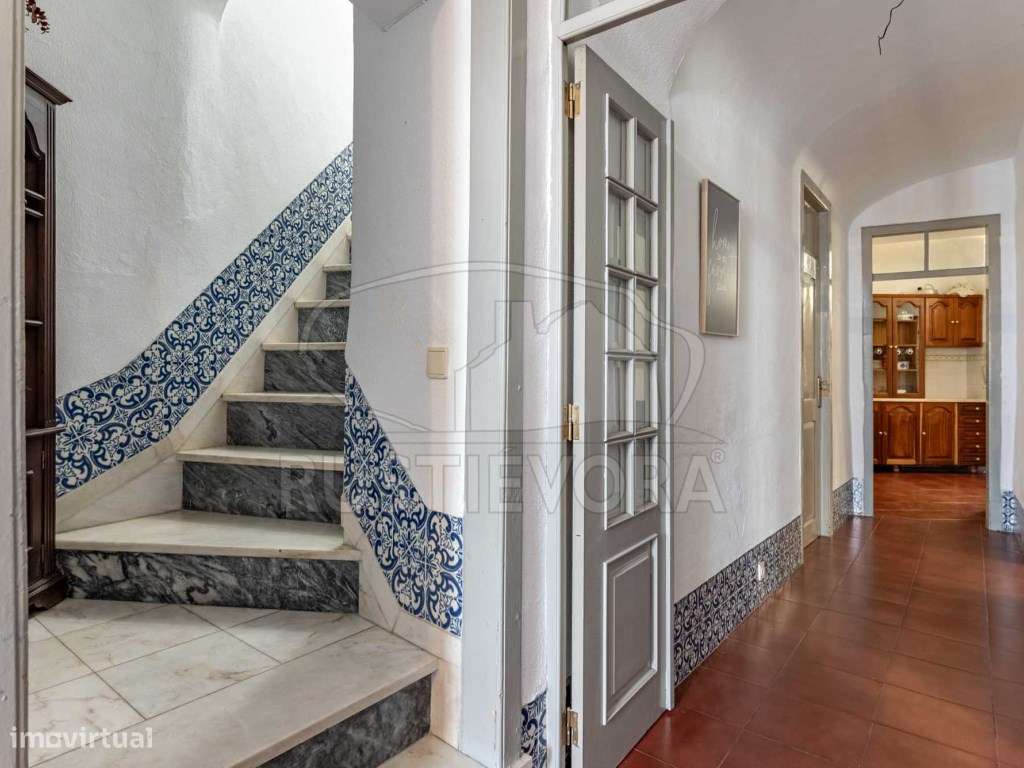 Moradia Unifamiliar T4 no Centro Histórico da Cidade - Potencial de...-22