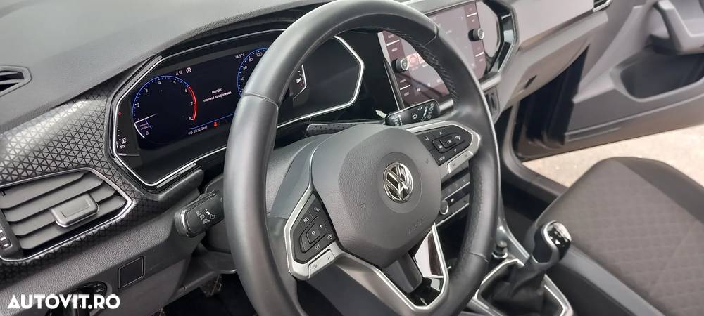 Volkswagen T-Cross - 12