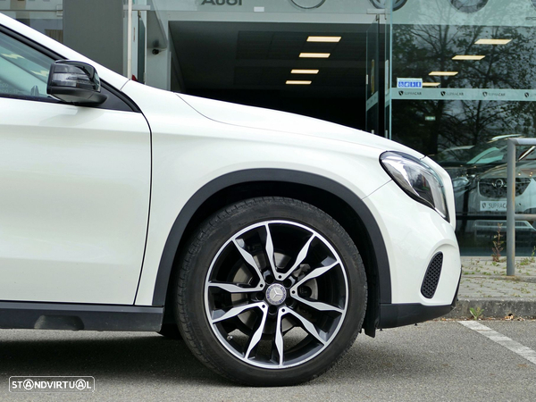 Mercedes-Benz GLA 200 d Urban - 13