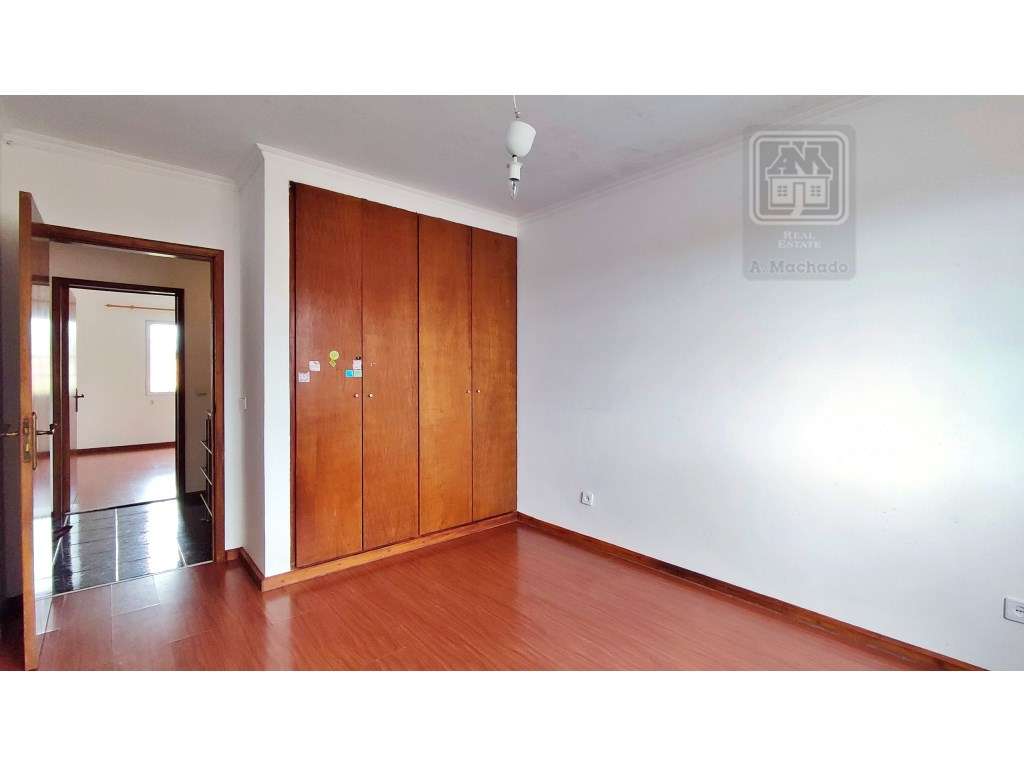 VENDA de CASA - MORADIA com garagem, jardim e quintal - Pico da Ped...-36