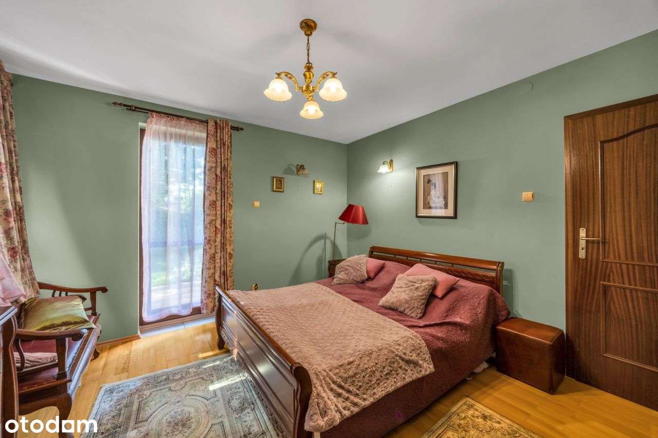 Przestronny dom z zagospodarowaną działką-8