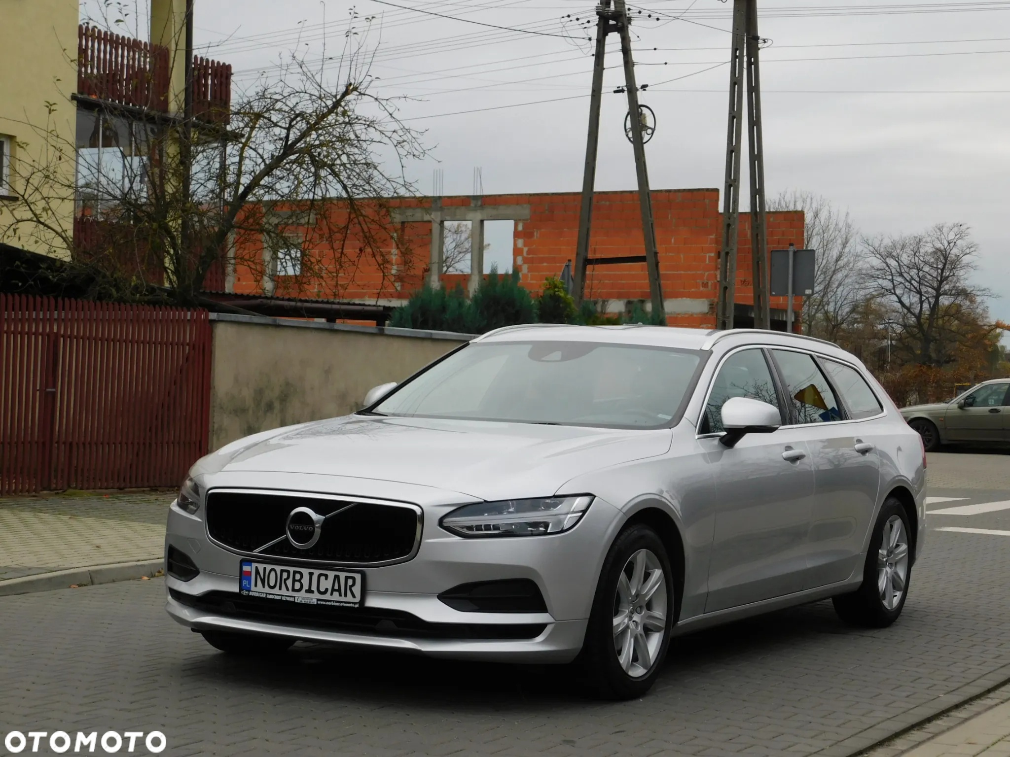 Volvo V90 D3 SCR Momentum Pro - 19