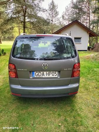 Volkswagen Touran 2.0 TDI Highline - 4