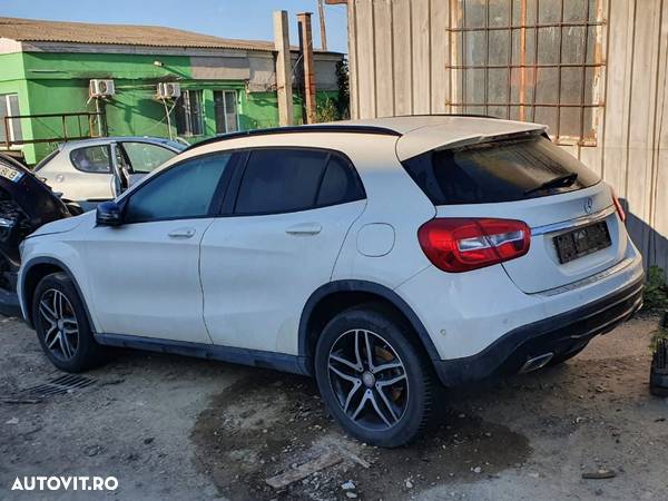 Dezmembrez Mercedes GLA x156 motor 1.6 benzina 90kw 122cp m270 dezmembrez cutie de viteze automata - 2