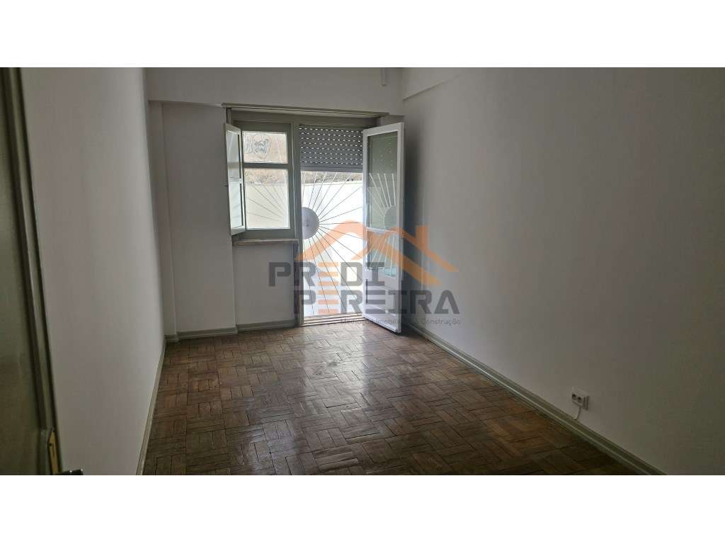 Apartamento T3, situado nas Patameiras, Odivelas. - Grande imagem: 4/26