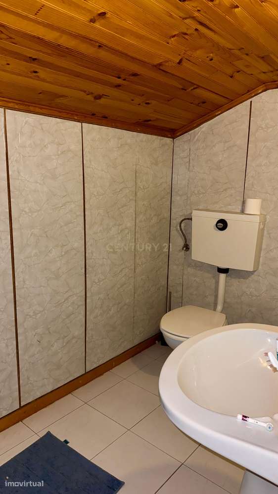 Moradia T7 com Vista Mar e Elevado Potencial em Areosa-33